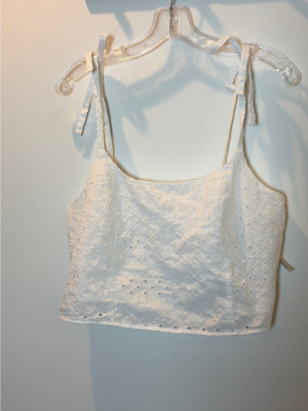 NWT Old Navy eyelet crop top size medium